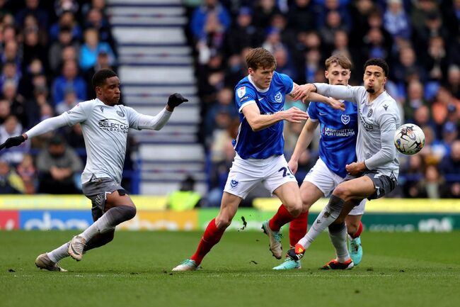 Màn chạm trán khó đoán giữa Portsmouth vs Reading